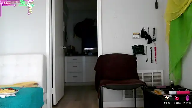 Snapshot of Queenanitadix chatting on June 2026 03:51:02 PM Queenanitadix online show from June 2026 03:51:02 PM