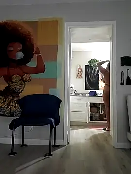 Queenanitadix online show from November 2025 05:57:01 PM