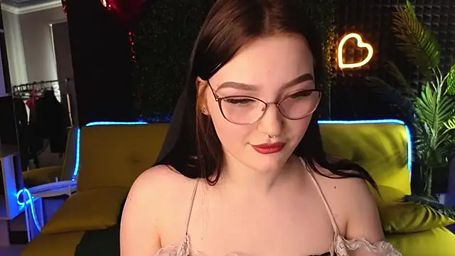 milliedoll online show from March 2025 04:24:02 AM