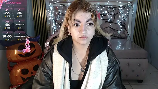 lili conor s online show from October 2025 04:01:01 AM