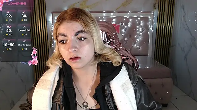 lili conor s online show from September 2025 04:07:01 AM