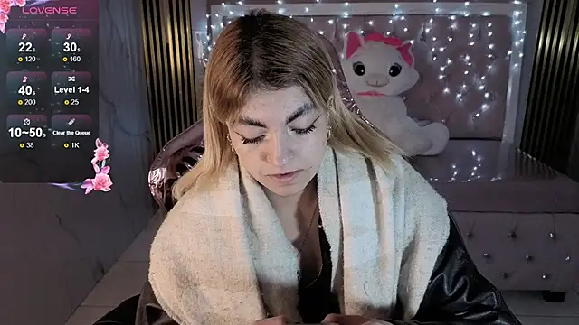 lili conor s online show from November 2025 03:21:02 AM