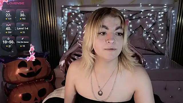 lili conor s online show from October 2025 04:27:02 AM