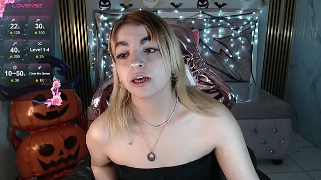 lili conor s online show from October 2025 03:51:02 AM