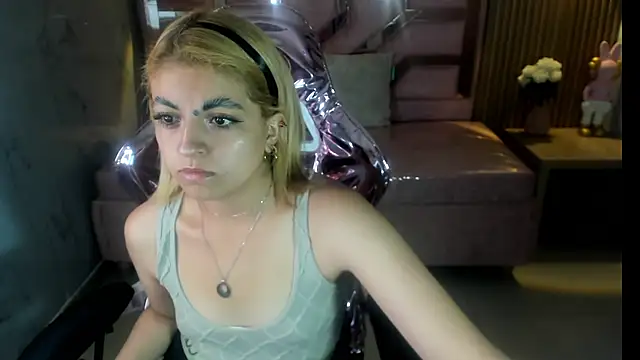 lili conor s online show from March 2025 08:31:02 PM