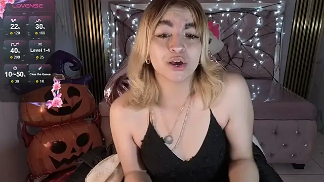 lili conor s online show from October 2025 03:38:02 AM