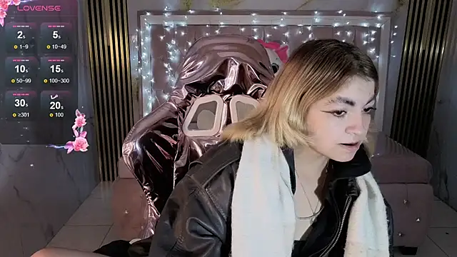 lili conor s online show from November 2025 03:21:02 AM