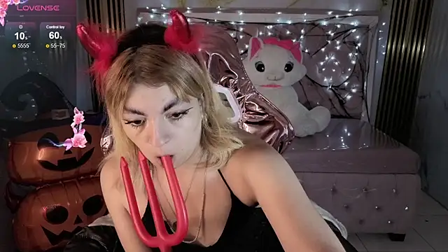 lili conor s online show from October 2025 01:00:01 PM