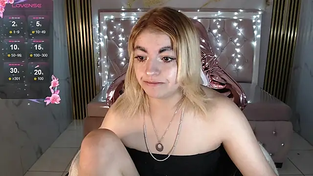 lili conor s online show from October 2025 03:41:01 AM