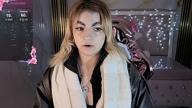 lili conor s online show from November 2025 03:10:02 AM