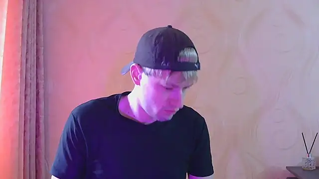 Snapshot of frama666 chatting on April 2026 09:32:02 AM frama666 online show from April 2026 09:32:02 AM