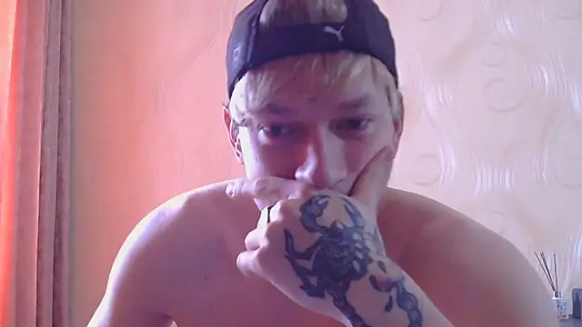 Snapshot of frama666 chatting on May 2026 07:15:01 AM frama666 online show from May 2026 07:15:01 AM