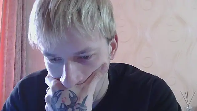 Snapshot of frama666 chatting on April 2026 11:12:01 AM frama666 online show from April 2026 11:12:01 AM