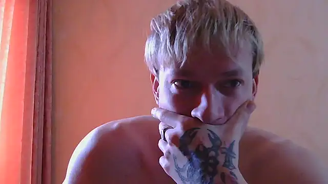 Snapshot of frama666 chatting on April 2026 10:11:01 AM frama666 online show from April 2026 10:11:01 AM