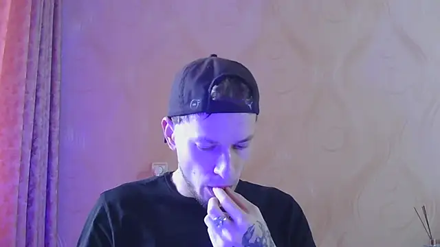 frama666 online show from November 2025 12:49:02 PM