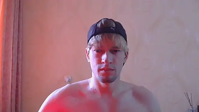 Snapshot of frama666 chatting on May 2026 01:30:01 PM frama666 online show from May 2026 01:30:01 PM