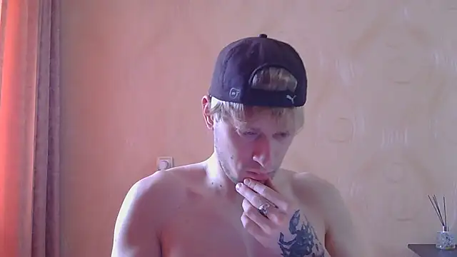 Snapshot of frama666 chatting on May 2026 11:31:02 AM frama666 online show from May 2026 11:31:02 AM