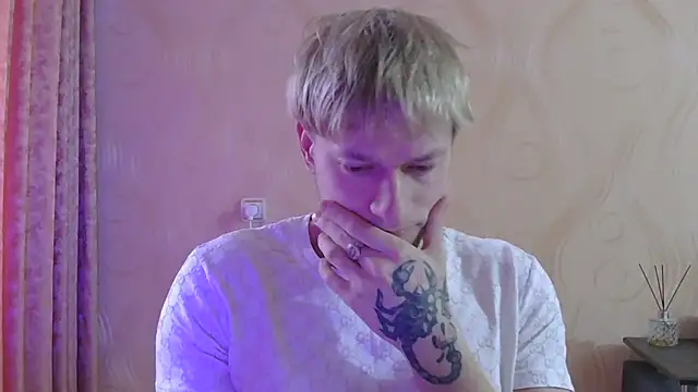 Snapshot of frama666 chatting on April 2026 05:42:02 AM frama666 online show from April 2026 05:42:02 AM