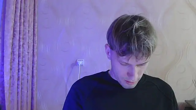 frama666 online show from December 2025 09:59:01 PM