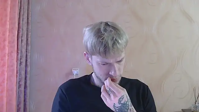 Snapshot of frama666 chatting on February 2026 03:01:02 PM frama666 online show from February 2026 03:01:02 PM