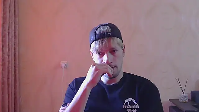 Snapshot of frama666 chatting on May 2026 08:40:01 AM frama666 online show from May 2026 08:40:01 AM