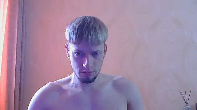 Snapshot of frama666 chatting on June 2026 09:18:01 AM frama666 online show from June 2026 09:18:01 AM