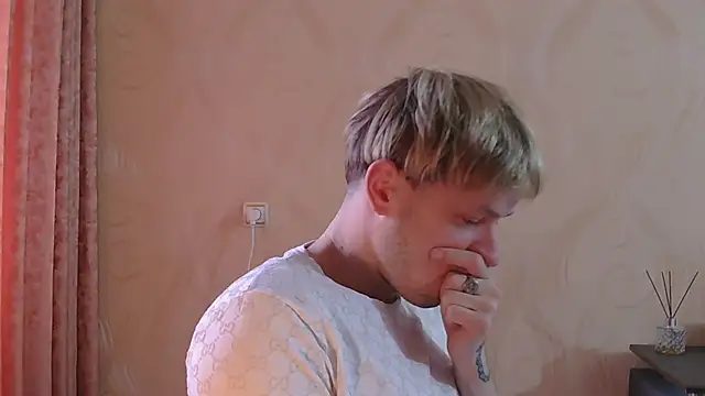 Snapshot of frama666 chatting on April 2026 06:19:01 AM frama666 online show from April 2026 06:19:01 AM