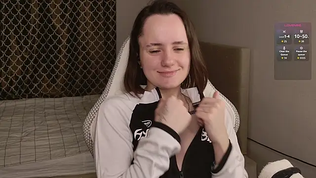 Snapshot of Luna_Loveee chatting on November 2025 03:55:01 AM Luna Loveee online show from November 2025 03:55:01 AM