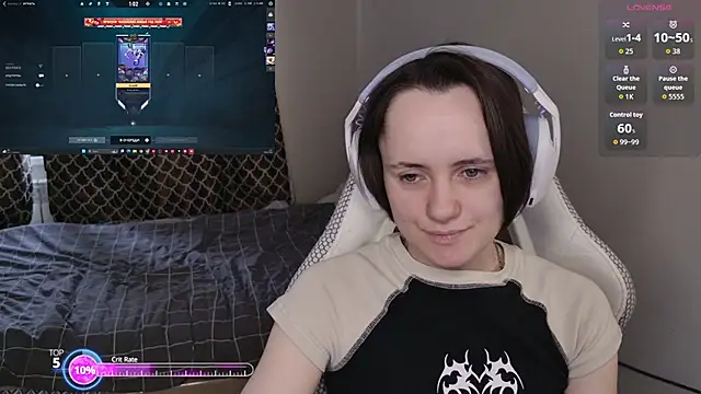 Luna Loveee online show from February 2026 06:26:01 AM