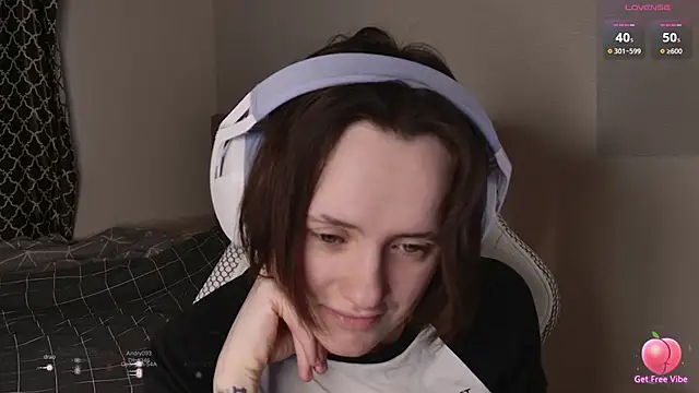 Luna Loveee online show from April 2026 04:03:01 AM