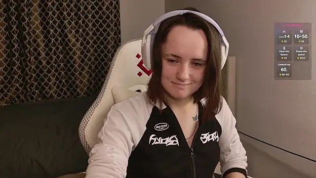 Snapshot of Luna_Loveee chatting on November 2025 03:54:02 AM Luna Loveee online show from November 2025 03:54:02 AM