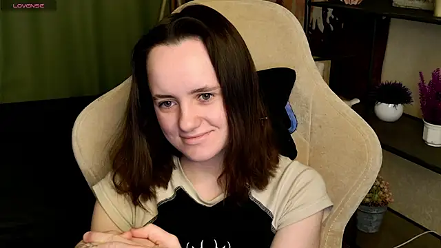 Snapshot of Luna_Loveee chatting on March 2025 03:47:01 AM Luna Loveee online show from March 2025 03:47:01 AM