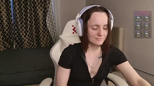 Snapshot of Luna_Loveee chatting on October 2025 03:53:02 AM Luna Loveee online show from October 2025 03:53:02 AM