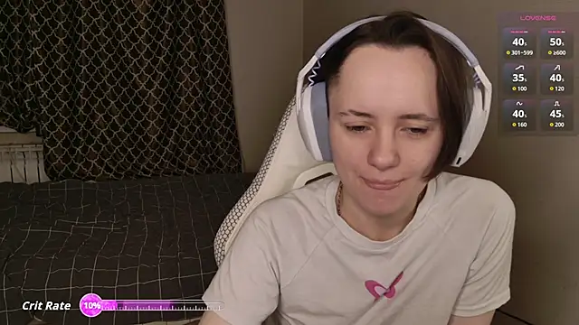 Luna Loveee online show from February 2026 04:01:01 AM