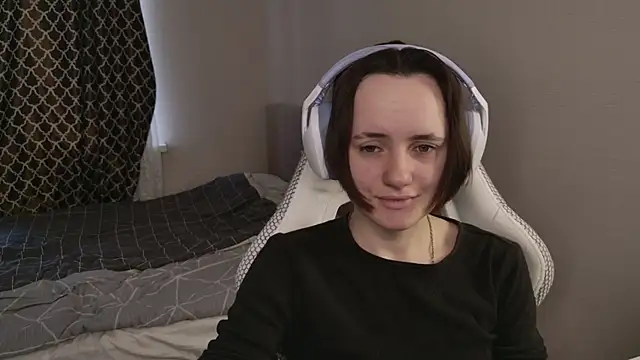 Luna Loveee online show from March 2026 04:12:01 AM