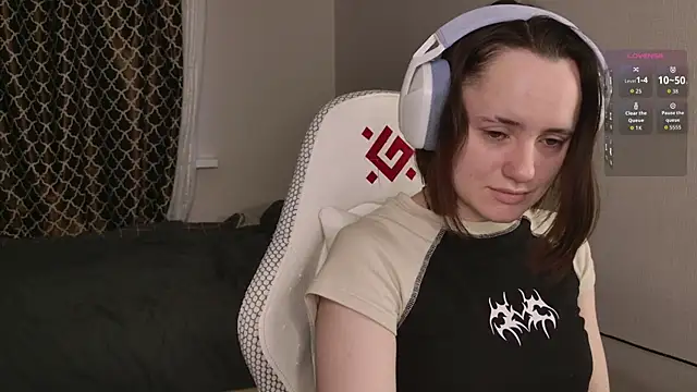 Snapshot of Luna_Loveee chatting on October 2025 03:30:01 AM Luna Loveee online show from October 2025 03:30:01 AM