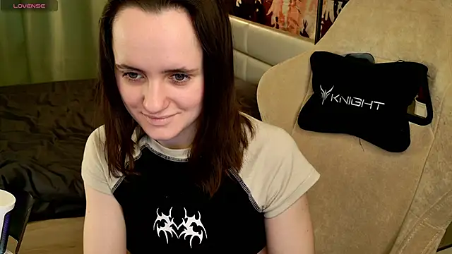 Snapshot of Luna_Loveee chatting on March 2025 06:50:02 AM Luna Loveee online show from March 2025 06:50:02 AM