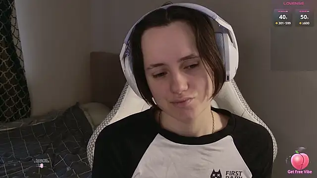 Luna Loveee online show from March 2026 04:02:02 AM