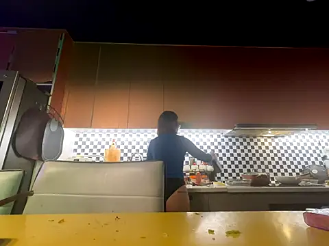 sluttyazncouple online show from December 2025 08:14:01 PM