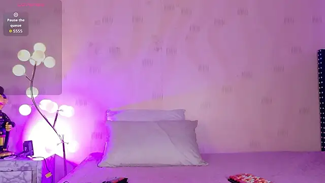 innocenthazel online show from March 2026 12:56:01 PM