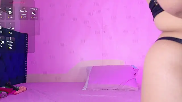 innocenthazel online show from December 2025 03:00:01 AM