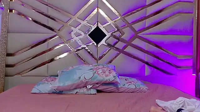 innocenthazel online show from April 2026 03:02:01 AM