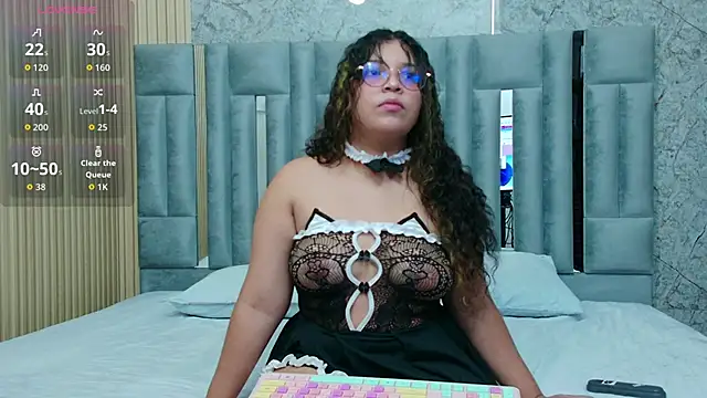 innocenthazel online show from October 2025 12:50:01 PM