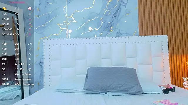 innocenthazel online show from September 2025 03:01:02 AM