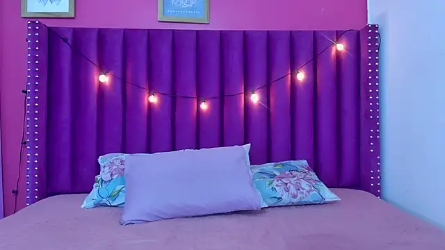 innocenthazel online show from April 2026 02:49:02 AM