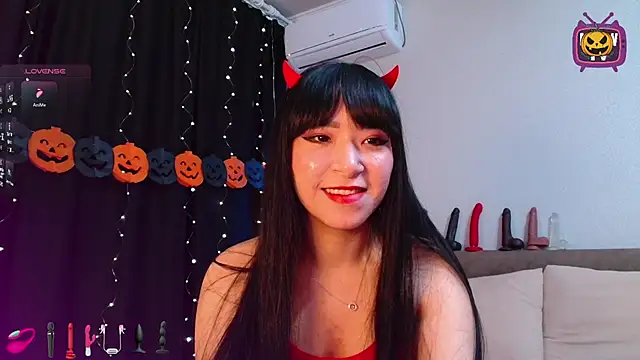 miyakimi0101 online show from October 2025 11:45:02 PM