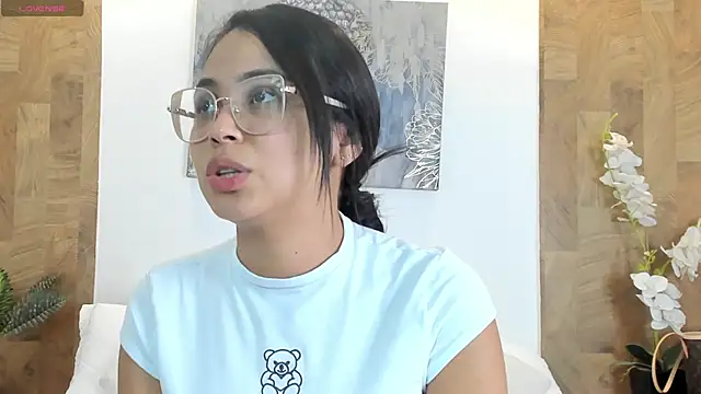Lucia Brown  online show from June 2026 10:47:01 PM