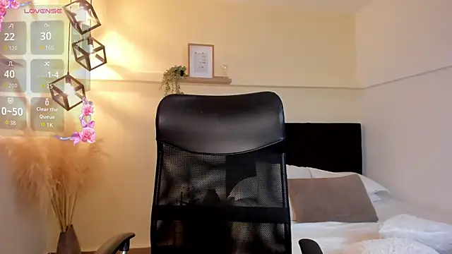 Lucia Brown  online show from June 2026 08:42:01 PM
