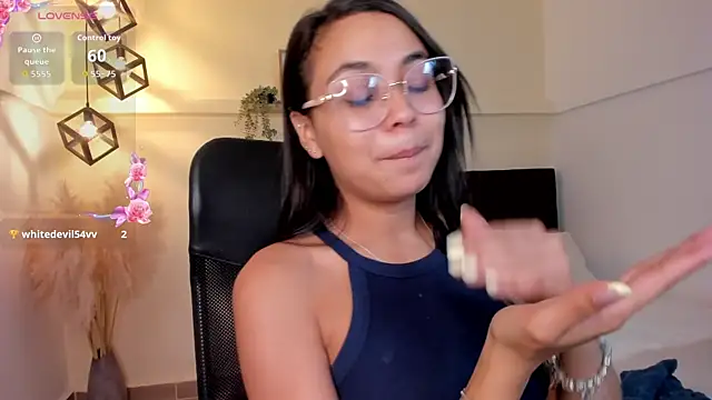 Lucia Brown  online show from June 2026 08:04:01 PM