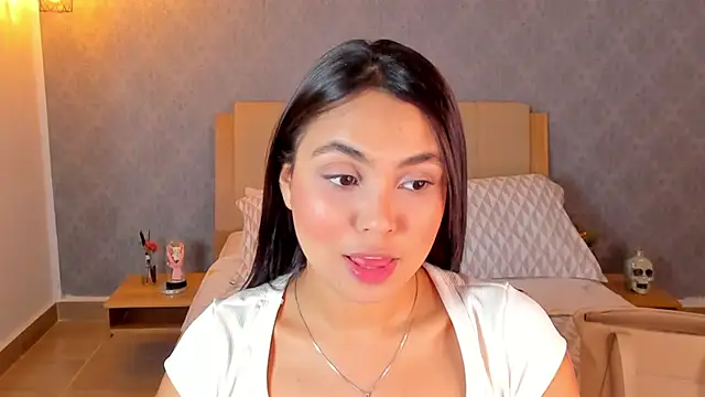 Lucia Brown  online show from November 2025 07:36:02 PM